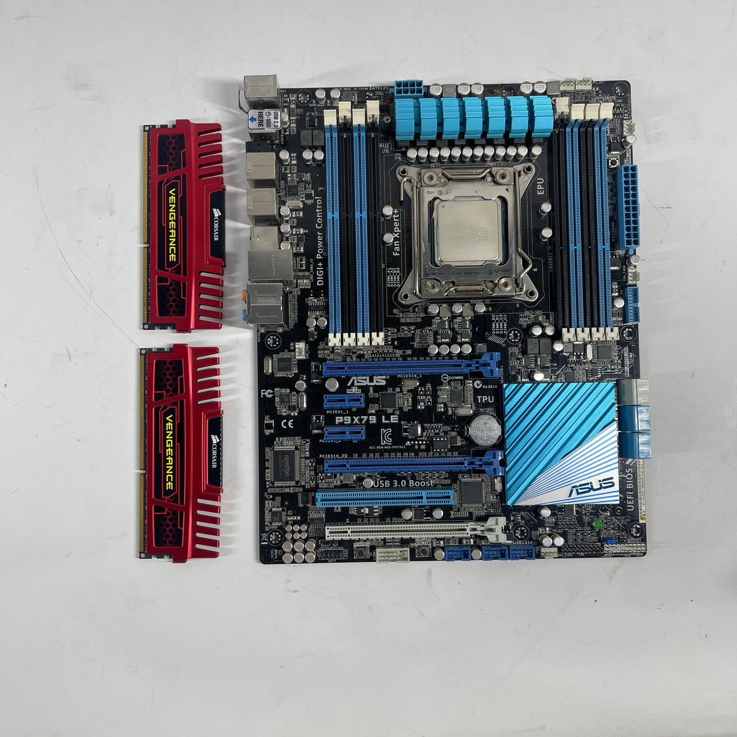 Asus ASUS P9X79 LE LGA 2011-3 Intel I7-3820 Quad Core 3.60GHz ATX