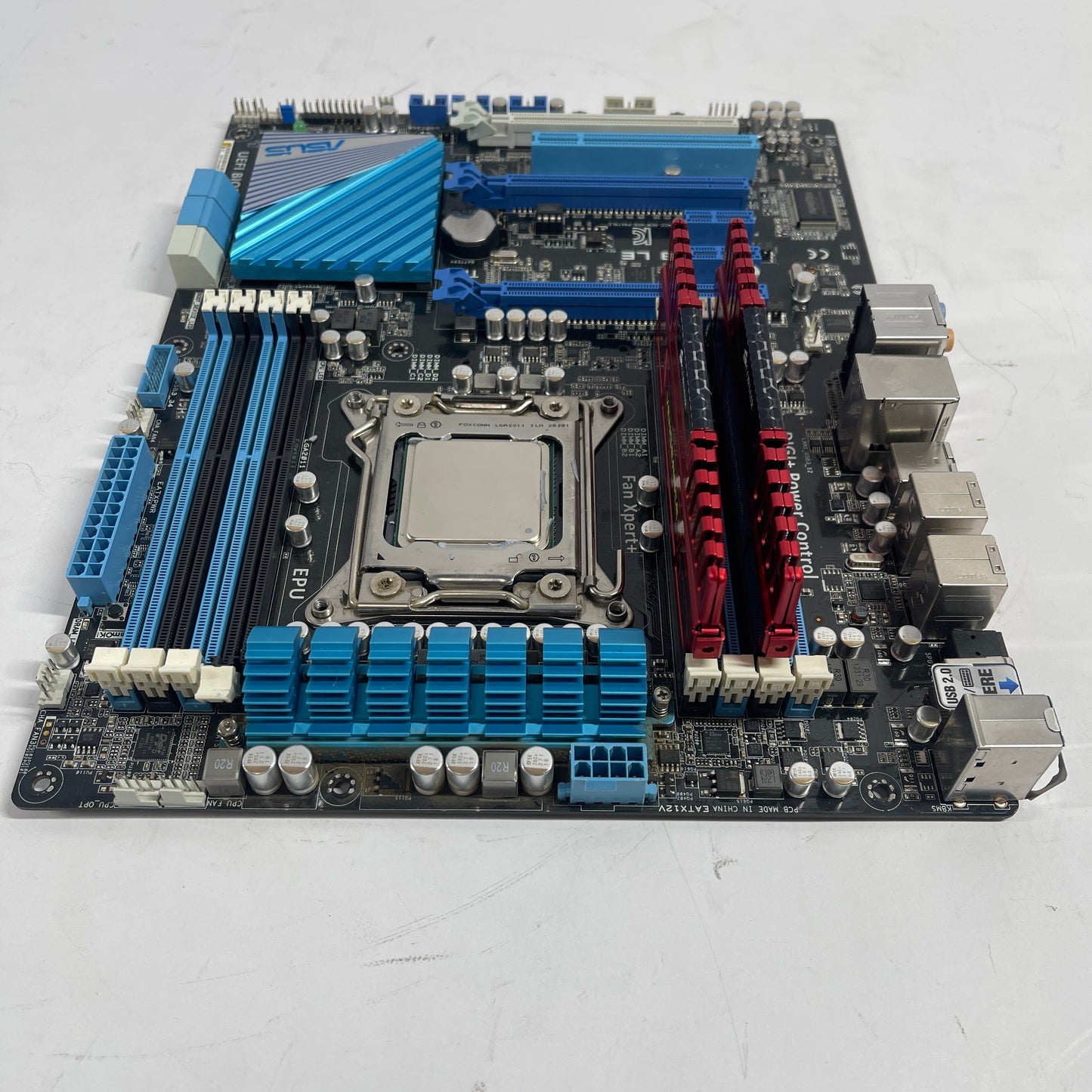 Asus ASUS P9X79 LE LGA 2011-3 Intel I7-3820 Quad Core 3.60GHz ATX