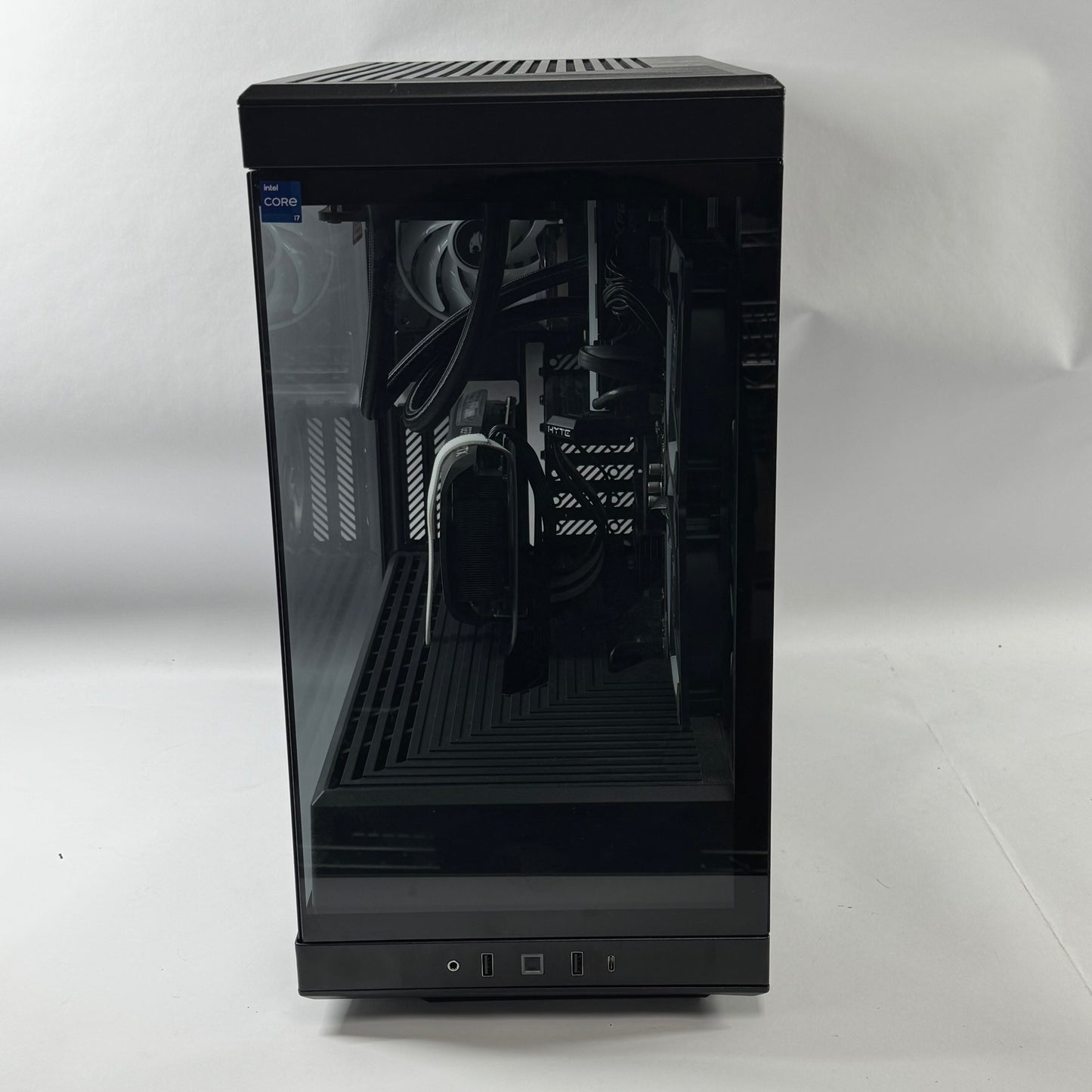 HYTE H5 Flow i7-14700F 4.20GHz 32GB RAM 2TB SSD ZOTAC GeForce RTX 4070