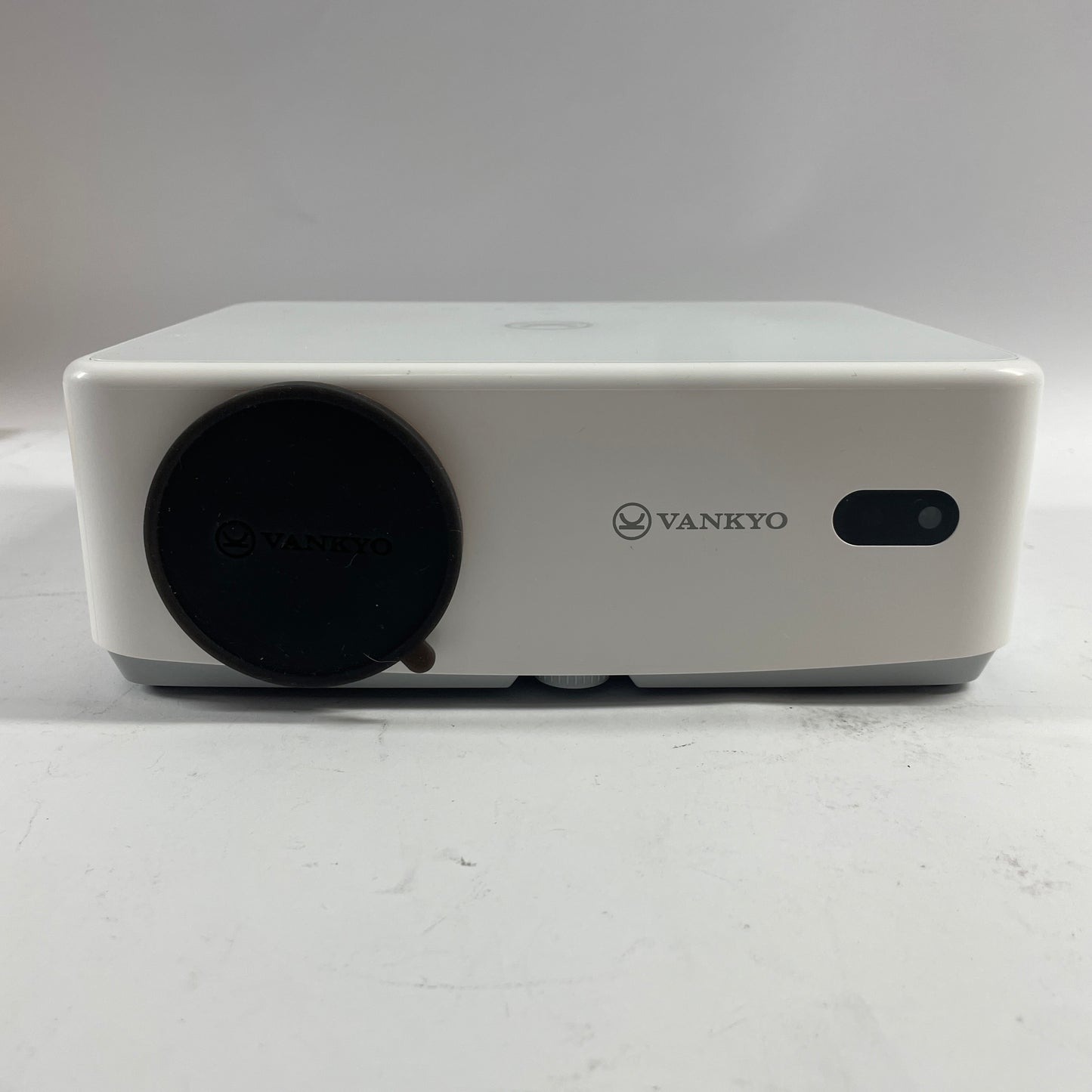 Vankyo Leisure 570D 1920 x 1080 250 ANSI Lumens Home Theater Projector